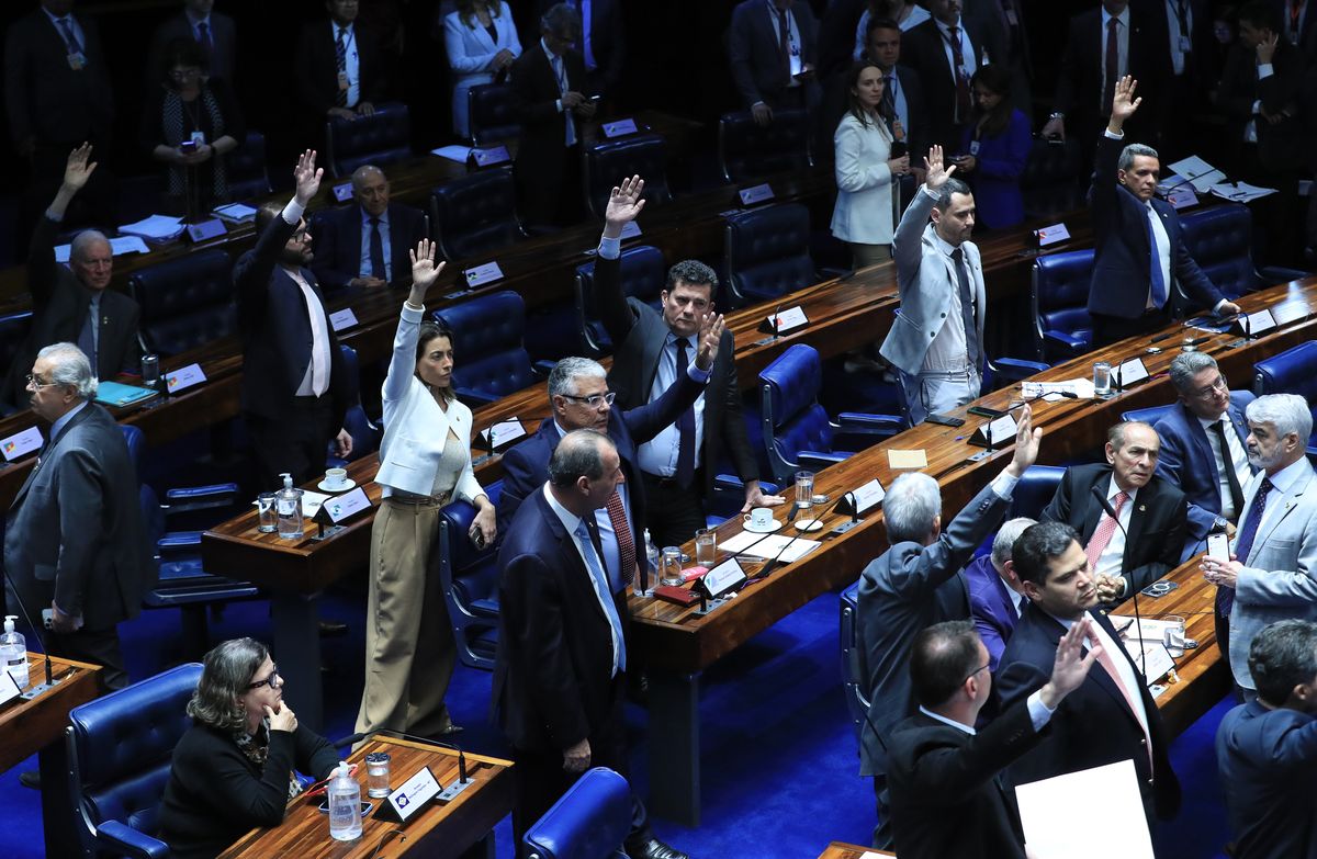 Empate técnico entre Lula e Flávio Bolsonaro vira realidade nas pesquisas